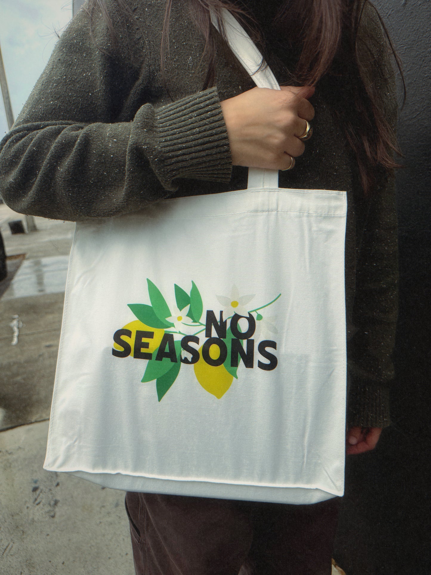 Lemon No Seasons Tote Bag